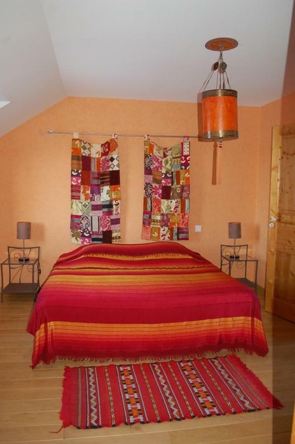 B&B La Maison Des Collines Autour Chambres D'Hotes La Chapelle  Bagian luar foto